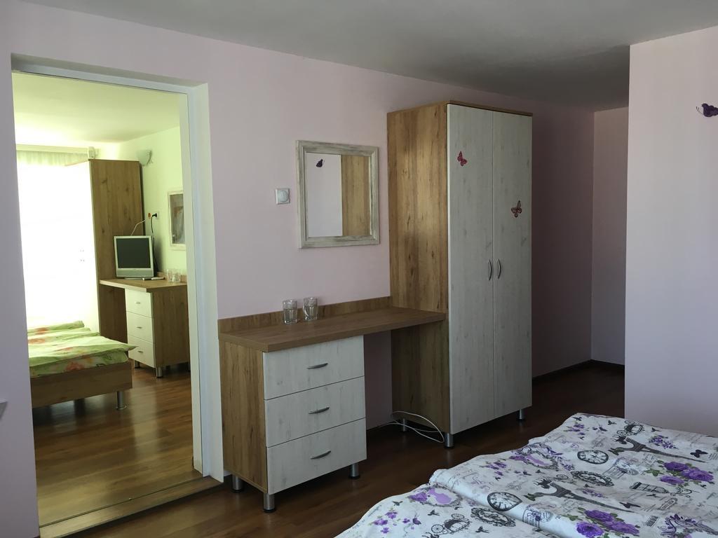 Triglav Edelweiss Guest House Pavel Banya Exterior photo